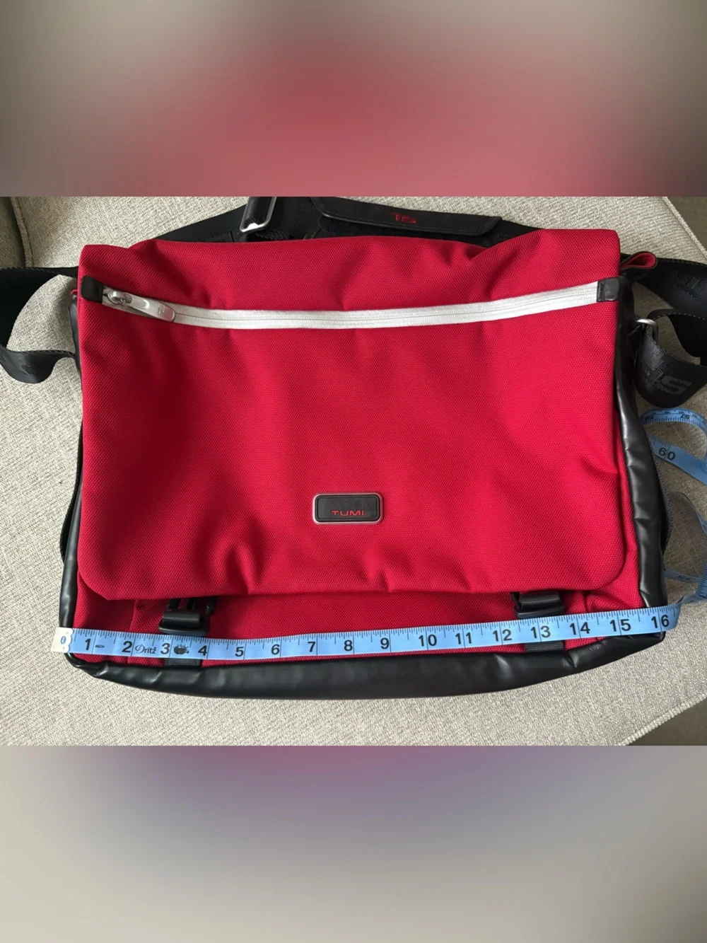 Tumi sport messenger